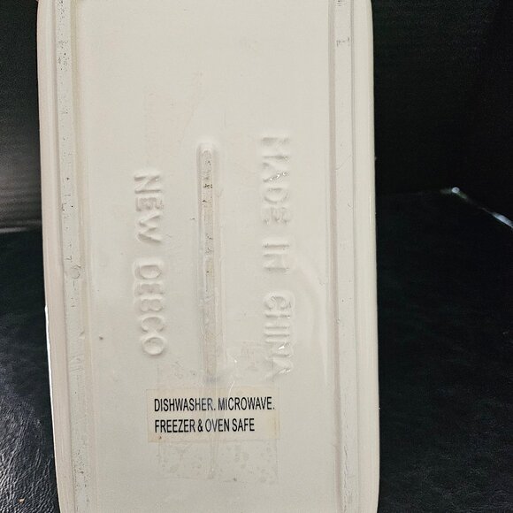 Vintage Debco Stoneware Christmas Baking Dish Featuring Santa Framed In Holly - Picture 3 of 12